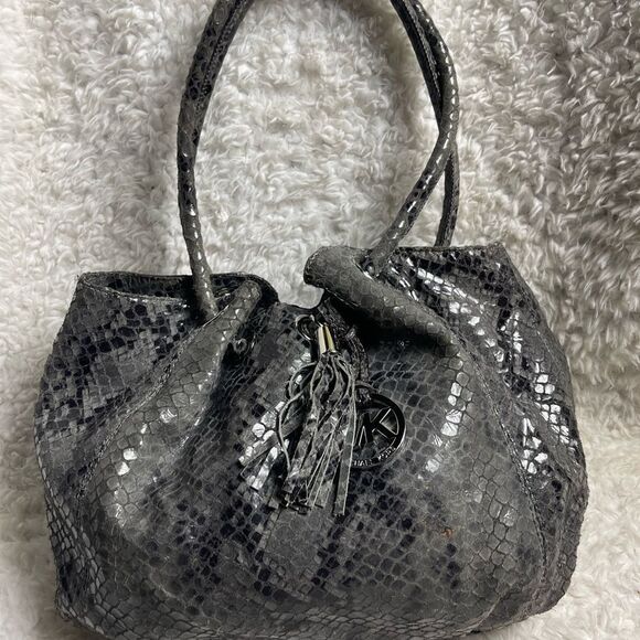 Michael Kors snake skin prints shades of gray shoulder bag silver tone hardwares - Picture 4 of 14